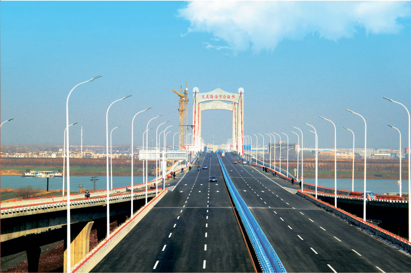 蚌埠市大庆路淮河公路桥接线工程及桥面铺装工程.jpg